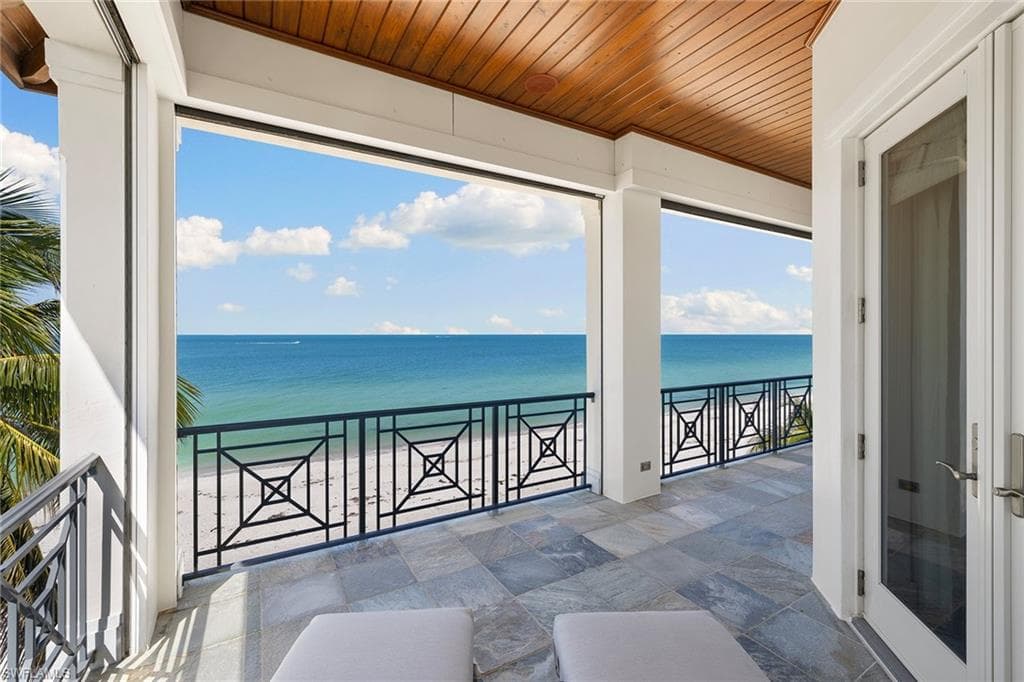 110 Kaula LN, BONITA SPRINGS FL 34134-31