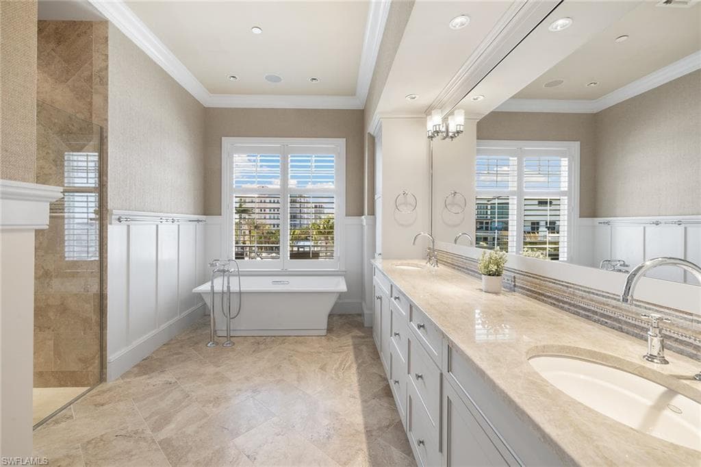 110 Kaula LN, BONITA SPRINGS FL 34134-32