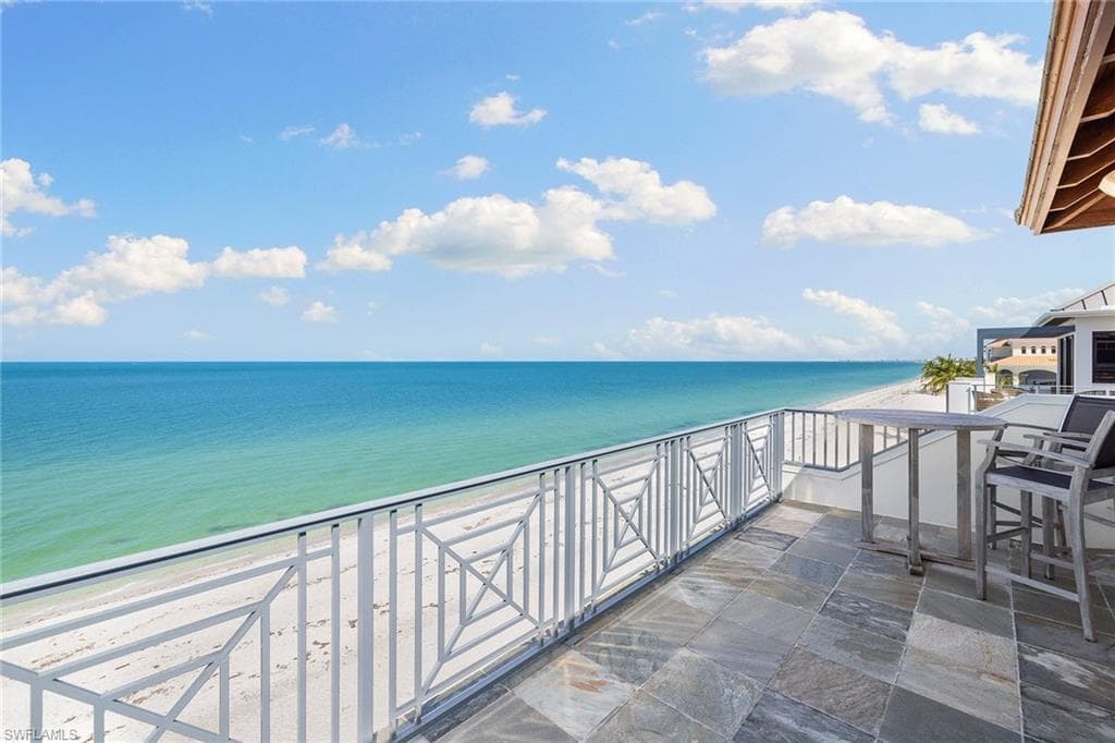 110 Kaula LN, BONITA SPRINGS FL 34134-40