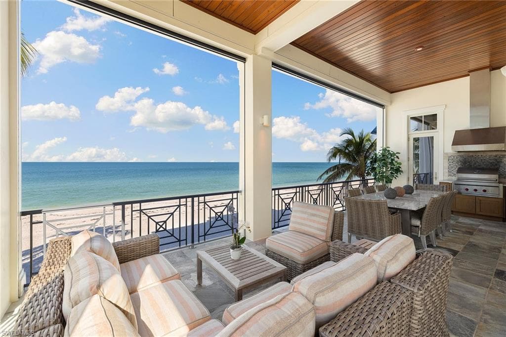 110 Kaula LN, BONITA SPRINGS FL 34134-10