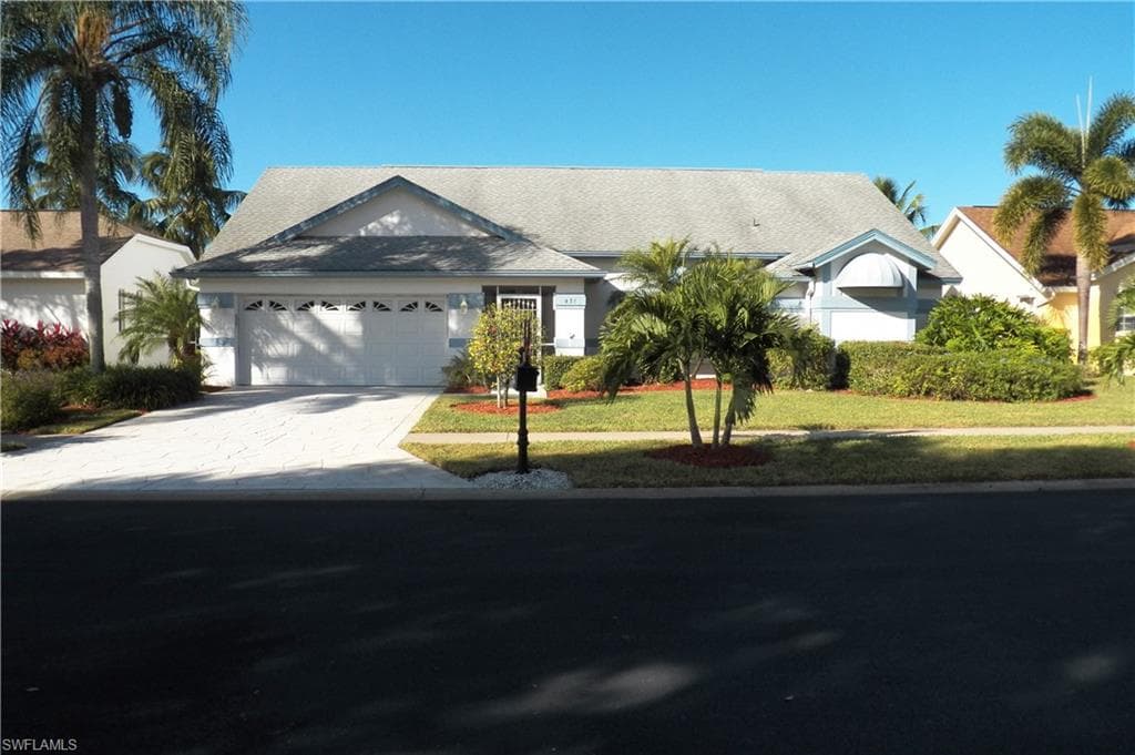 431 Dundee CT, NAPLES FL 34104-2