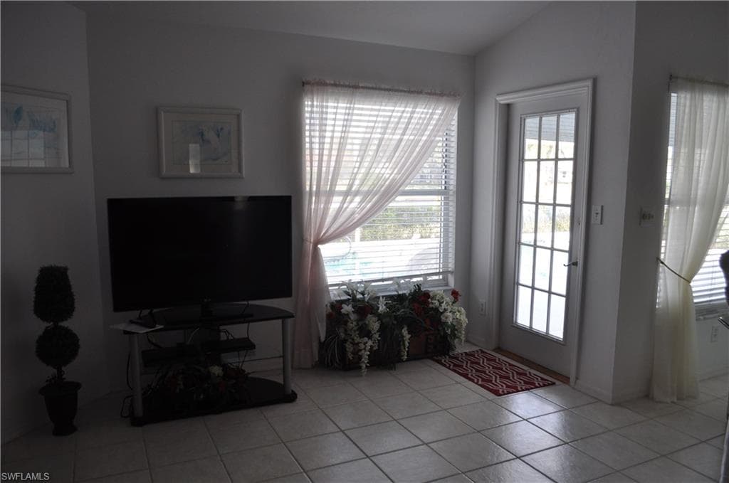 431 Dundee CT, NAPLES FL 34104-10