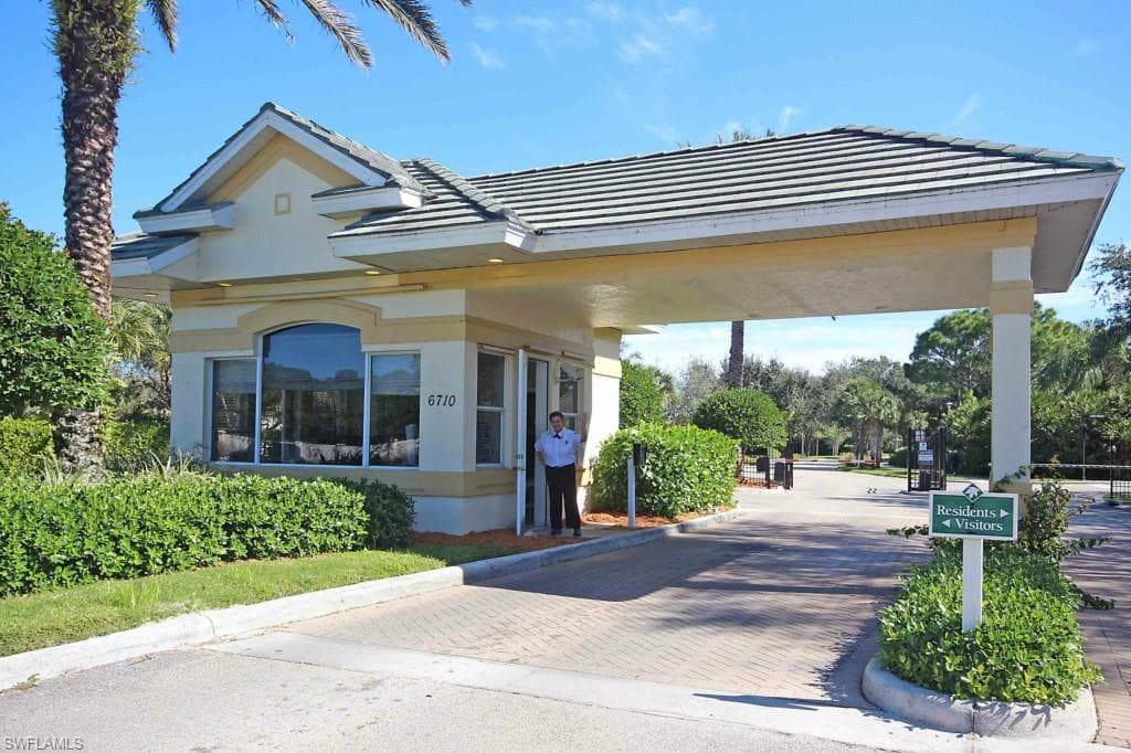 6855 Old Banyan WAY, NAPLES FL 34109-10