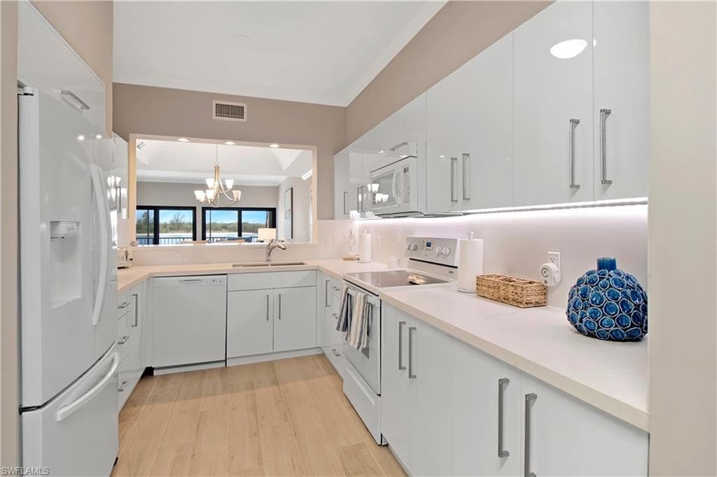 105 La Peninsula BLVD # 105, NAPLES FL 34113-12