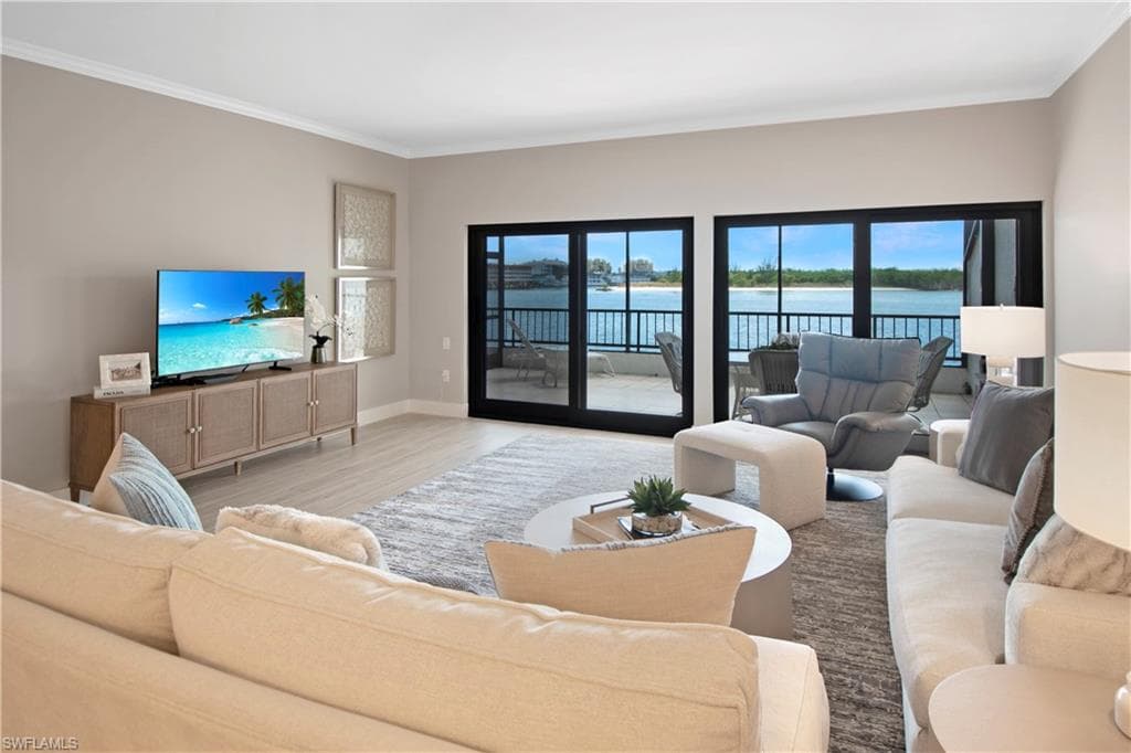 105 La Peninsula BLVD # 105, NAPLES FL 34113-8