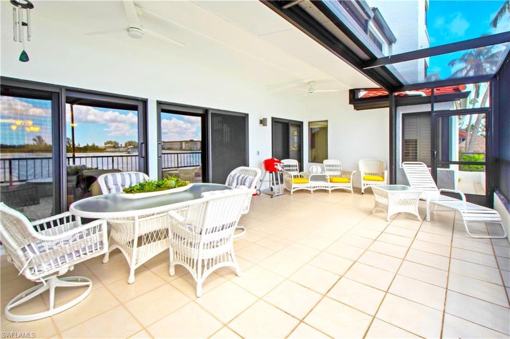 105 La Peninsula BLVD # 105, NAPLES FL 34113-30