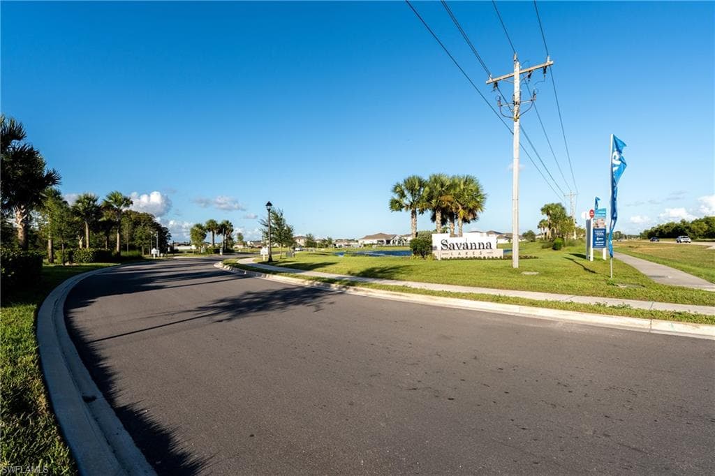 12212 Sydney CT, LEHIGH ACRES FL 33974-37