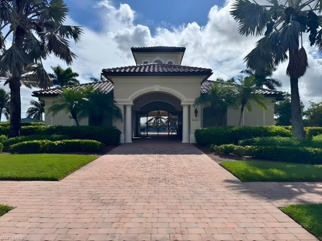 8306 Sumner AVE, FORT MYERS FL 33908-27