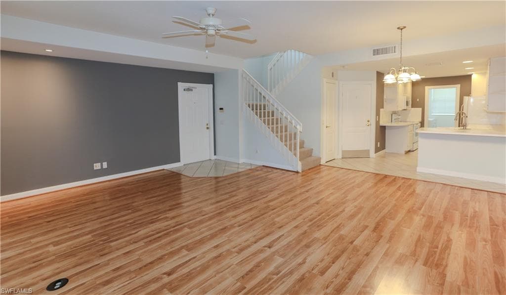 5823 Cove CIR # 8, NAPLES FL 34119-1