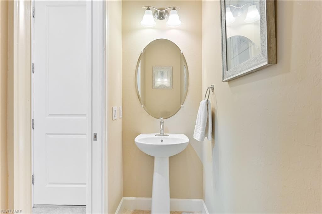 17283 Walnut Run DR, ALVA FL 33920-23