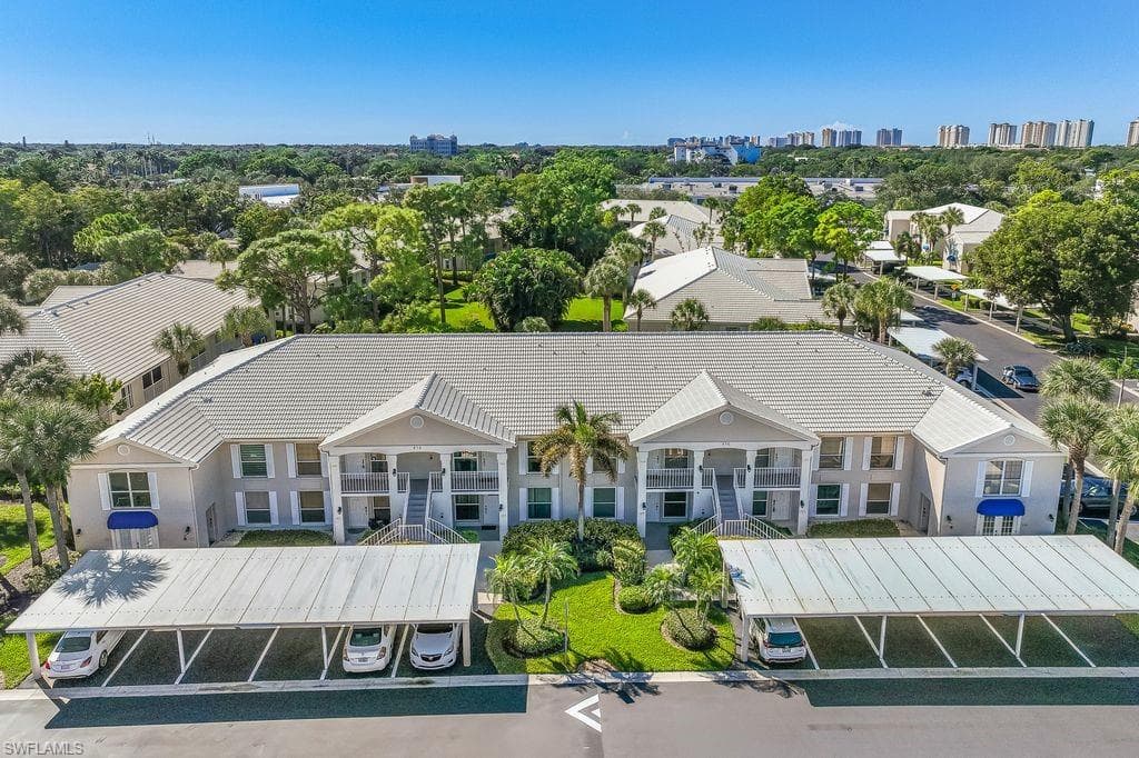 876 Gulf Pavilion DR # 101, NAPLES FL 34108-1