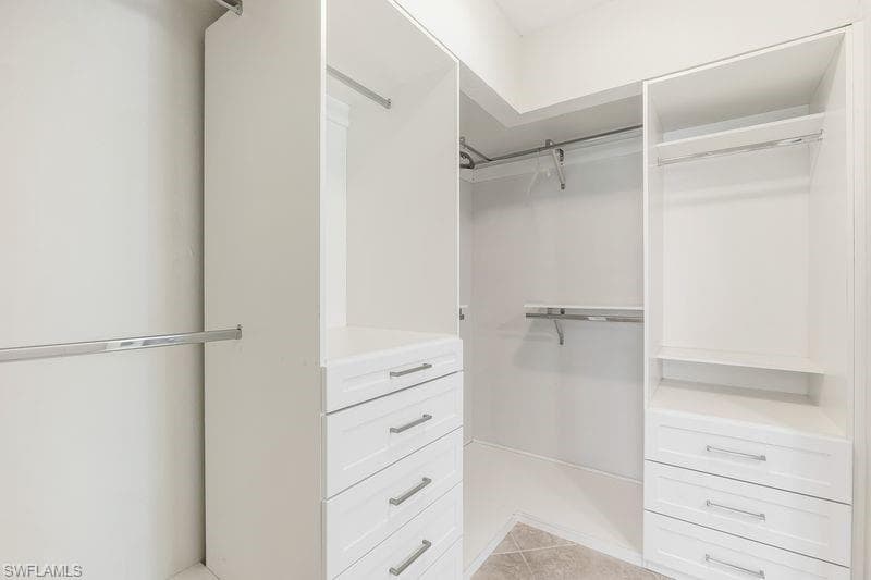 876 Gulf Pavilion DR # 101, NAPLES FL 34108-11