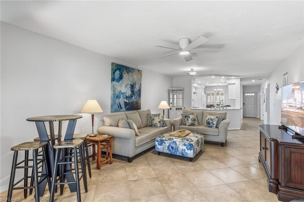 876 Gulf Pavilion DR # 101, NAPLES FL 34108-8