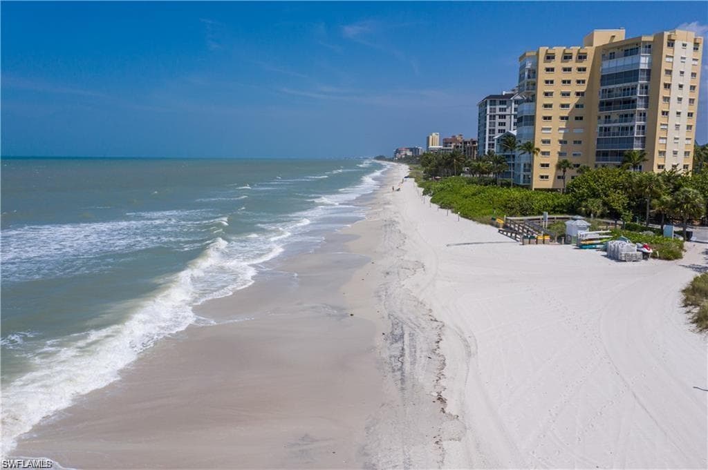 876 Gulf Pavilion DR # 101, NAPLES FL 34108-23