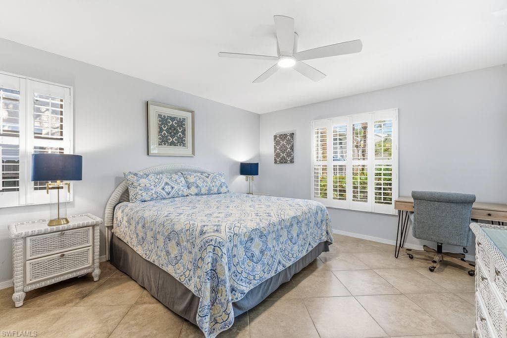 876 Gulf Pavilion DR # 101, NAPLES FL 34108-9