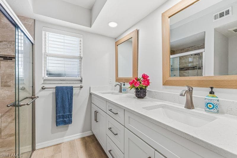 876 Gulf Pavilion DR # 101, NAPLES FL 34108-10