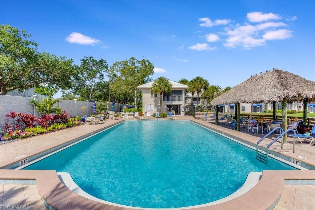 876 Gulf Pavilion DR # 101, NAPLES FL 34108-18