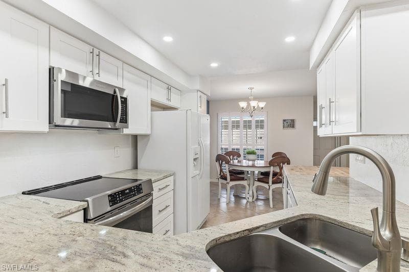 876 Gulf Pavilion DR # 101, NAPLES FL 34108-3