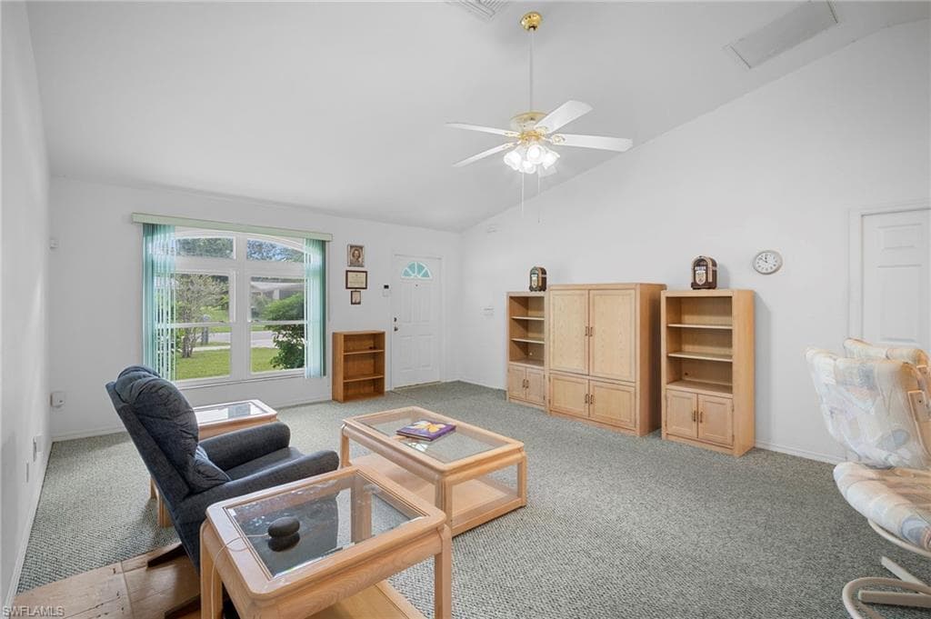 2932 Holly RD, FORT MYERS FL 33901-5