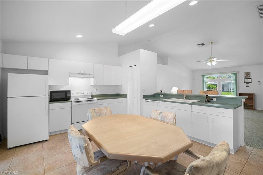 2932 Holly RD, FORT MYERS FL 33901-11