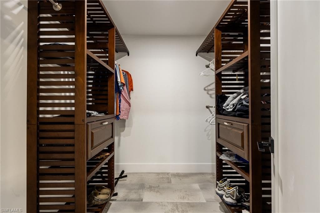 1860 Marina CIR, NORTH FORT MYERS FL 33903-26