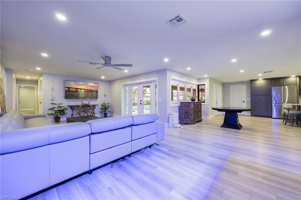 1860 Marina CIR, NORTH FORT MYERS FL 33903-12