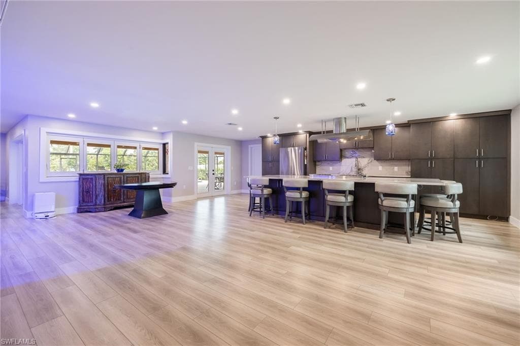 1860 Marina CIR, NORTH FORT MYERS FL 33903-6