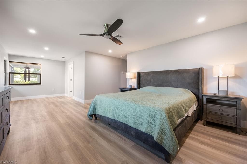 1860 Marina CIR, NORTH FORT MYERS FL 33903-18