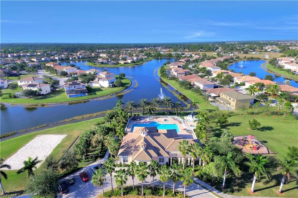 2724 Blue Cypress Lake CT, CAPE CORAL FL 33909-1