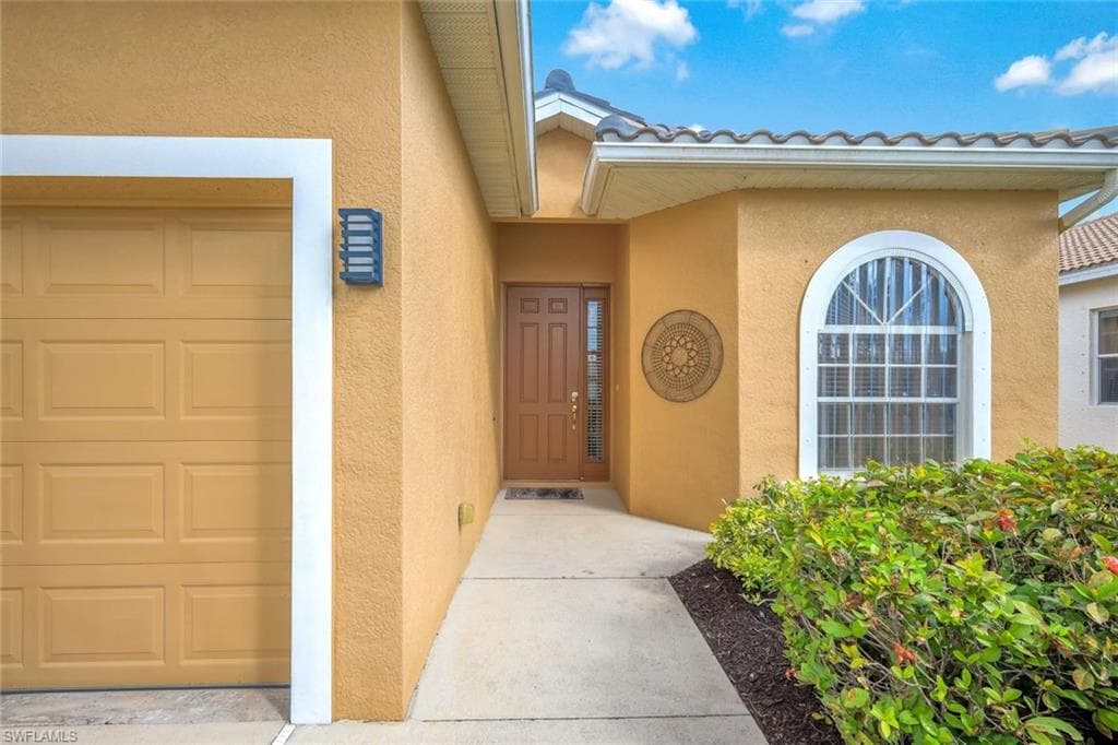 2724 Blue Cypress Lake CT, CAPE CORAL FL 33909-6