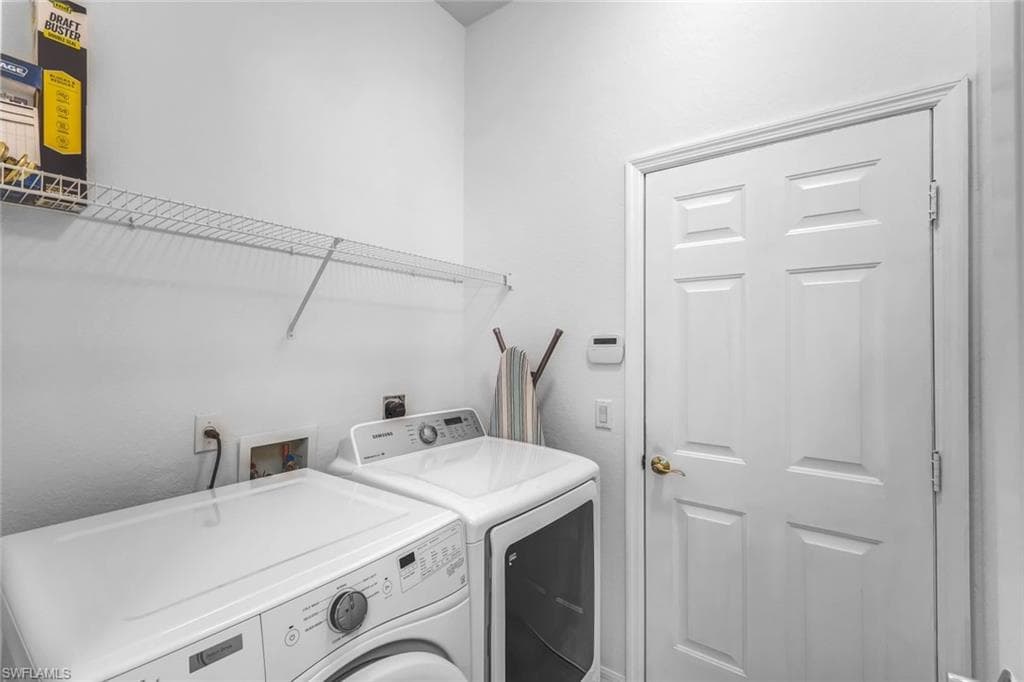 2724 Blue Cypress Lake CT, CAPE CORAL FL 33909-23