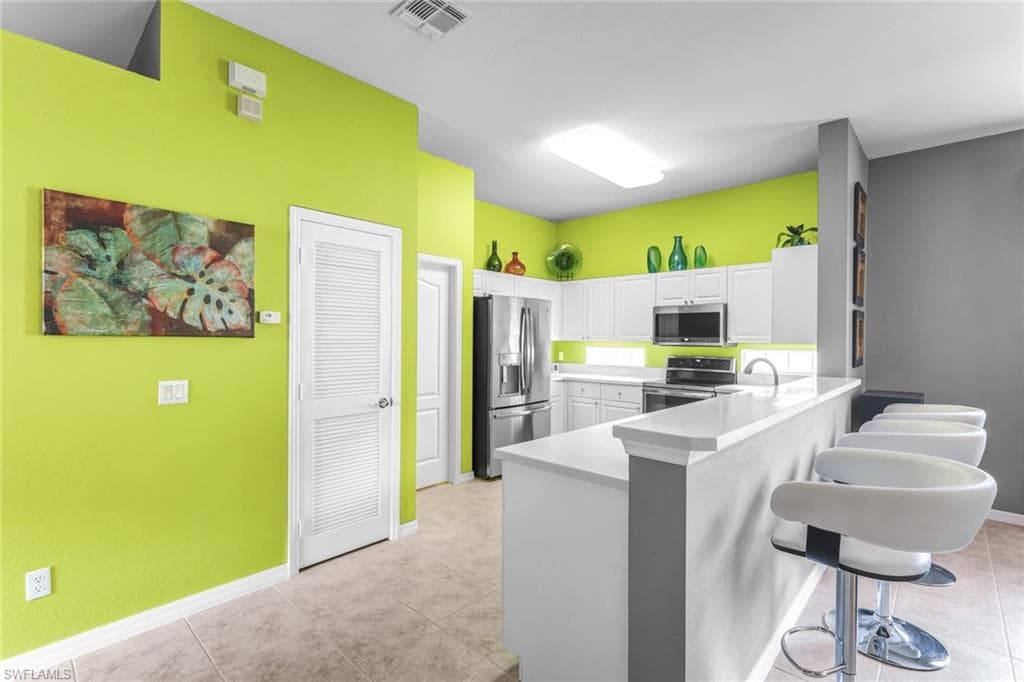 2724 Blue Cypress Lake CT, CAPE CORAL FL 33909-9