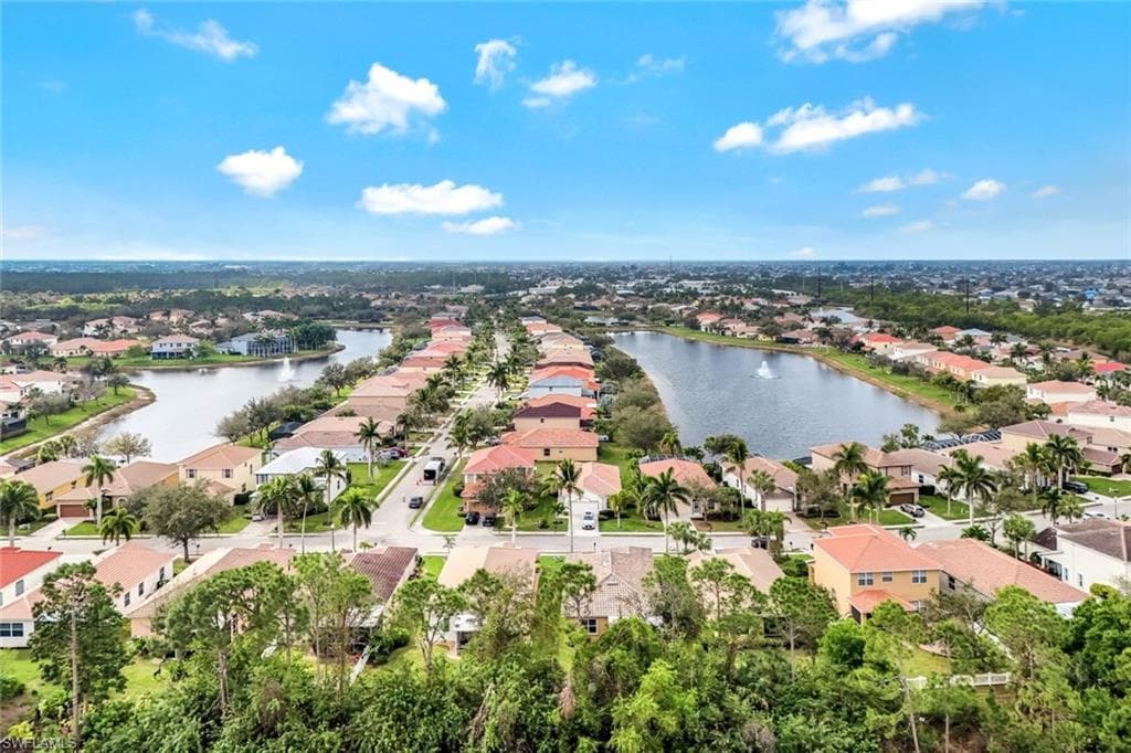 2724 Blue Cypress Lake CT, CAPE CORAL FL 33909-32