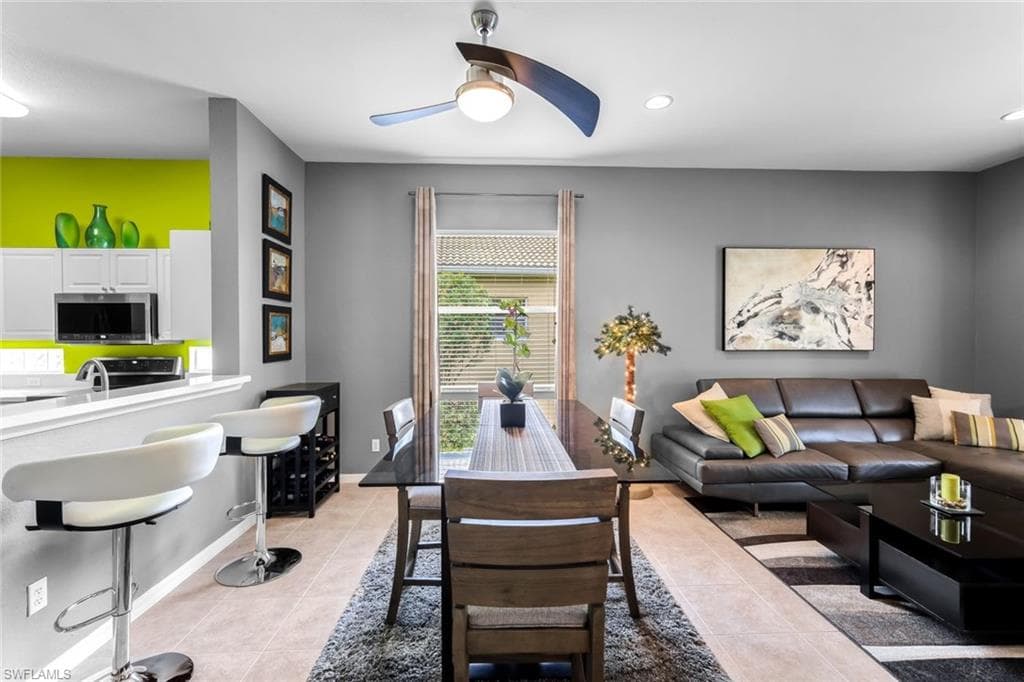 2724 Blue Cypress Lake CT, CAPE CORAL FL 33909-13