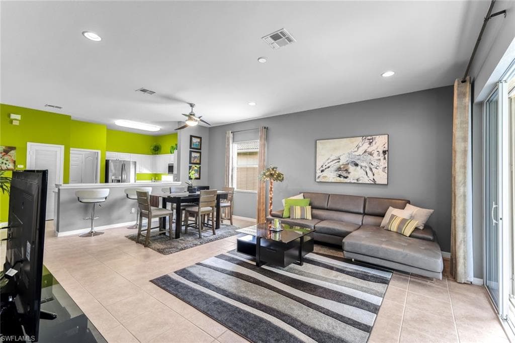 2724 Blue Cypress Lake CT, CAPE CORAL FL 33909-7