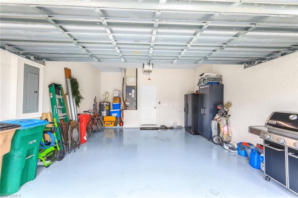 2724 Blue Cypress Lake CT, CAPE CORAL FL 33909-24