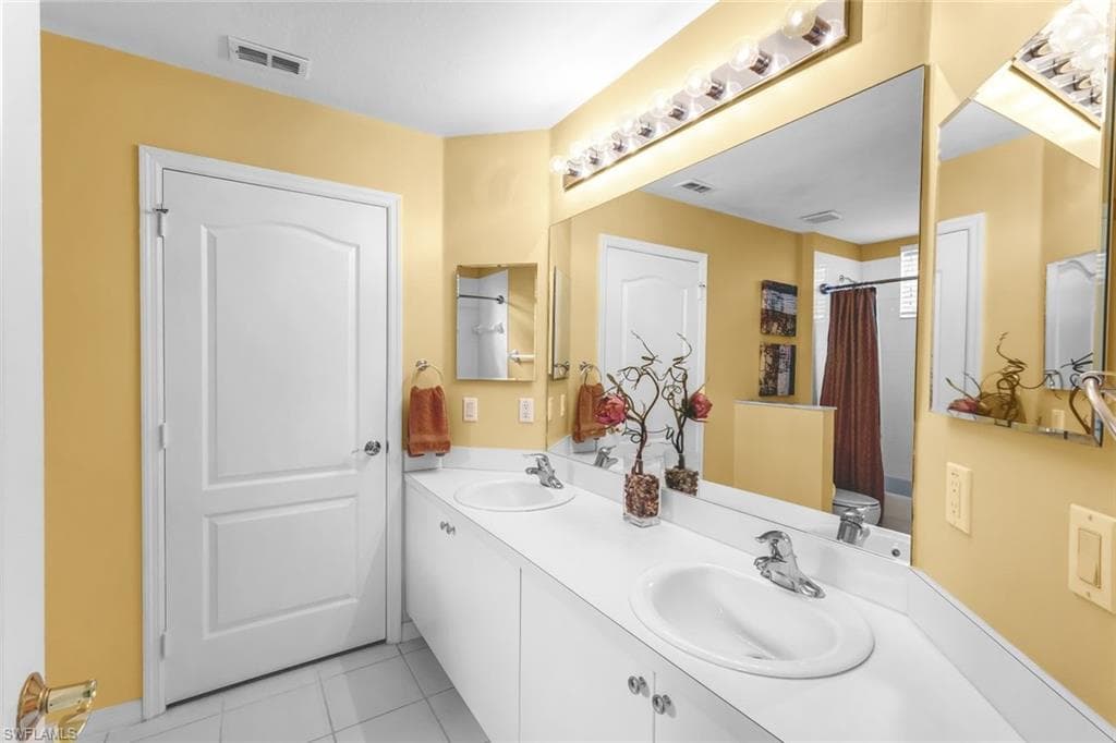 2724 Blue Cypress Lake CT, CAPE CORAL FL 33909-20