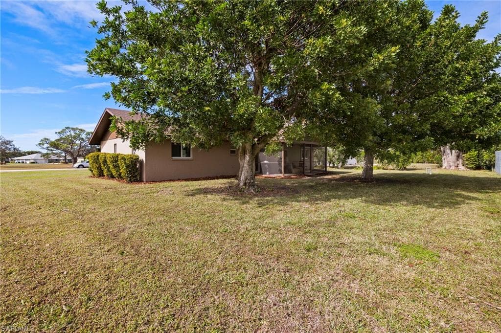 20821 Coconut DR, ESTERO FL 33928-27