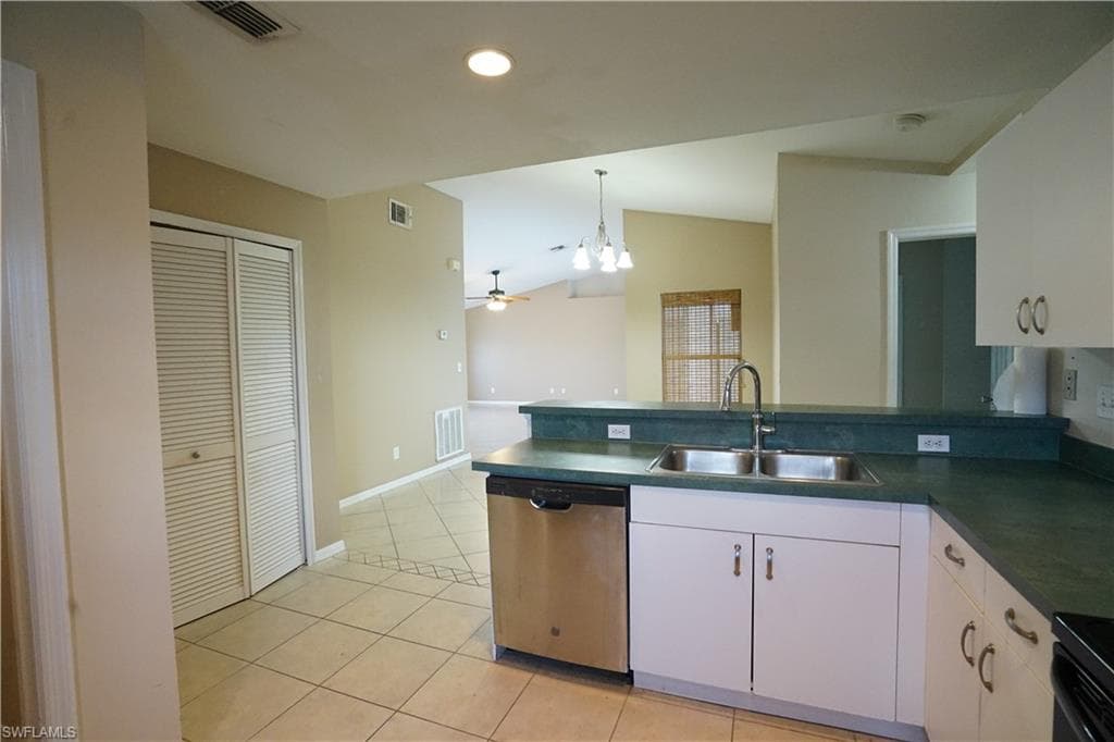 8397 Bahamas RD, FORT MYERS FL 33967-9