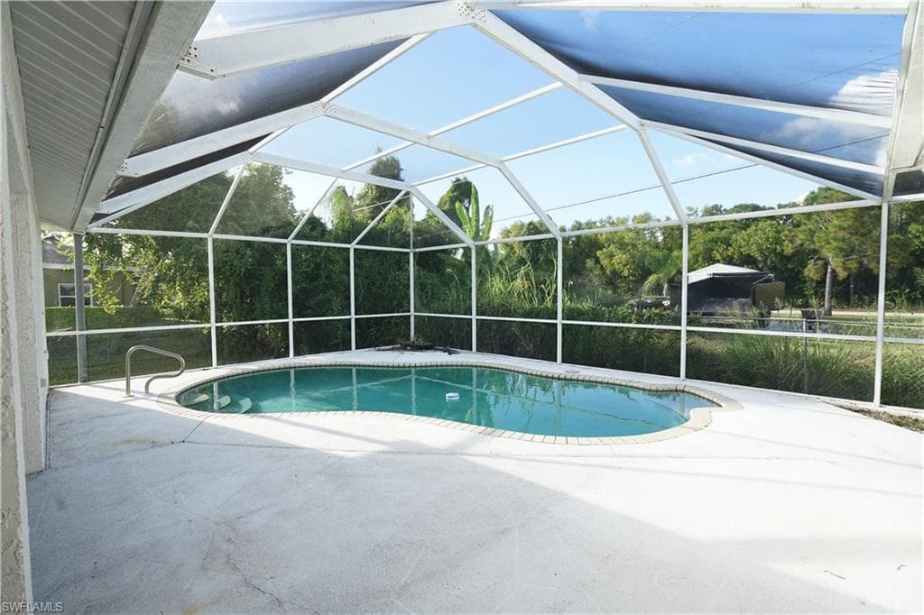 8397 Bahamas RD, FORT MYERS FL 33967-24