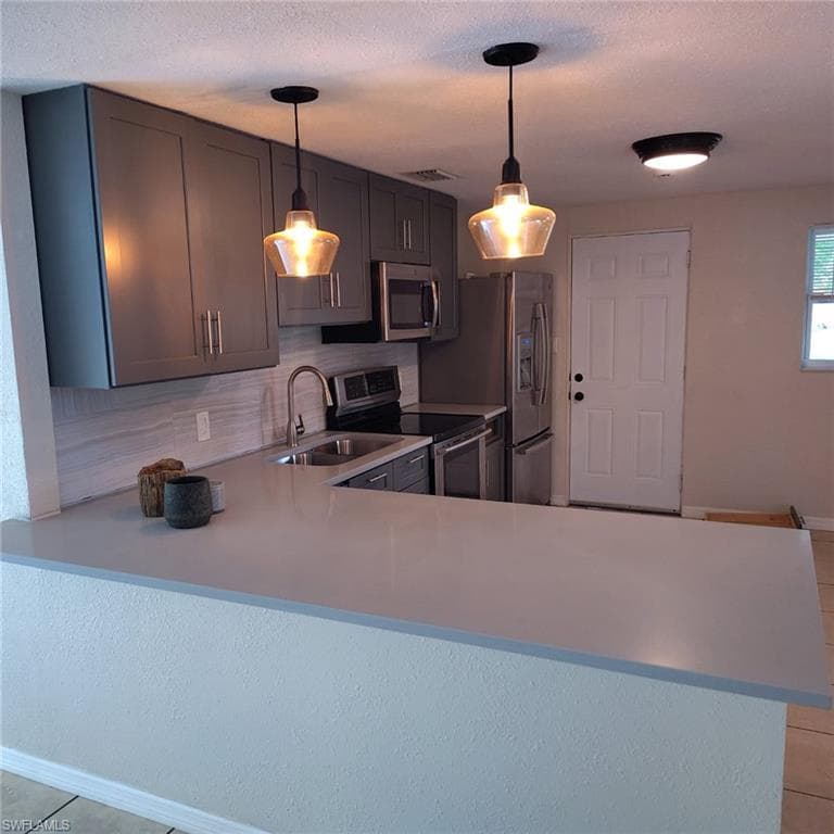 1195 Green AVE, NORTH FORT MYERS FL 33903-4