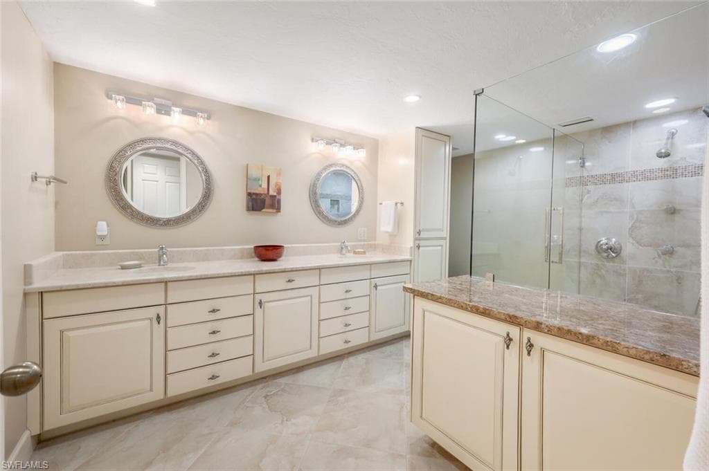 20 Water Oaks WAY # 10, NAPLES FL 34105-15