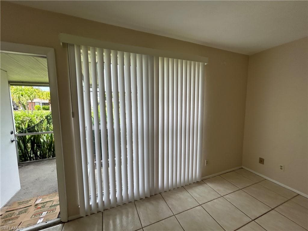 3300 Prince Edward Island CIR # 1, FORT MYERS FL 33907-1