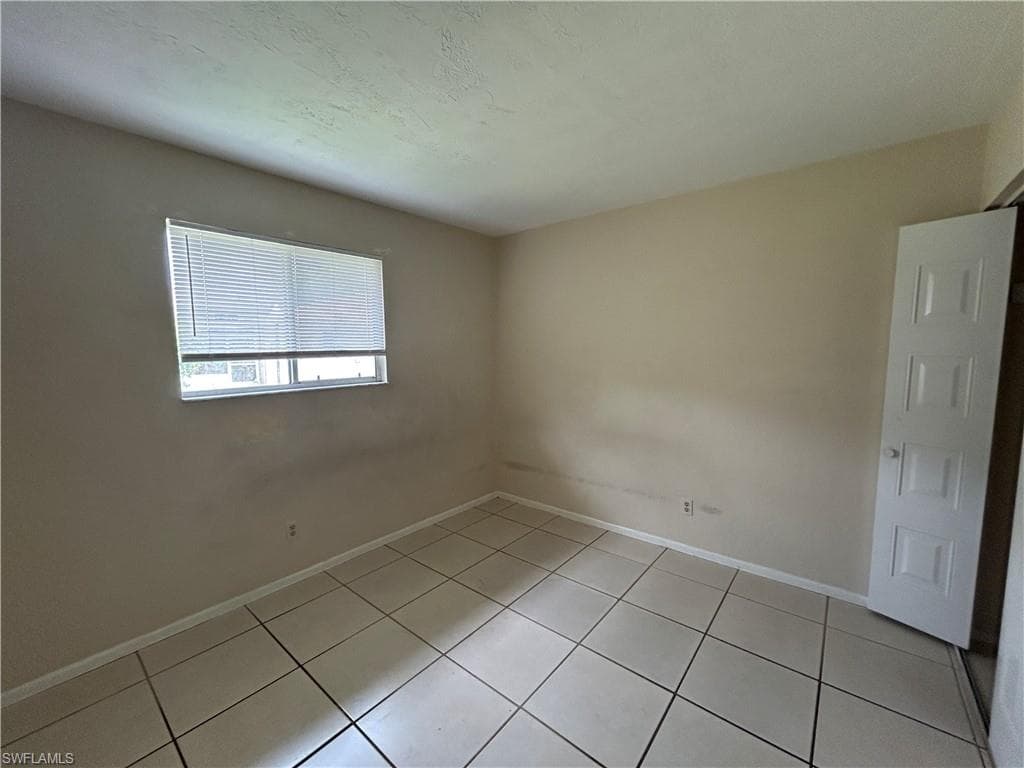 3300 Prince Edward Island CIR # 1, FORT MYERS FL 33907-2