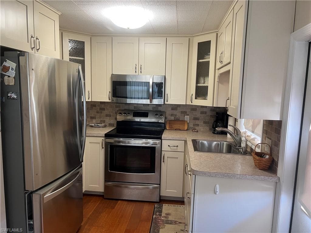 1891 Englewood RD E, ENGLEWOOD FL 34223-3