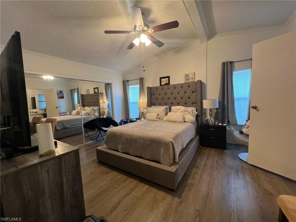 16 Derhenson DR, NAPLES FL 34114-16