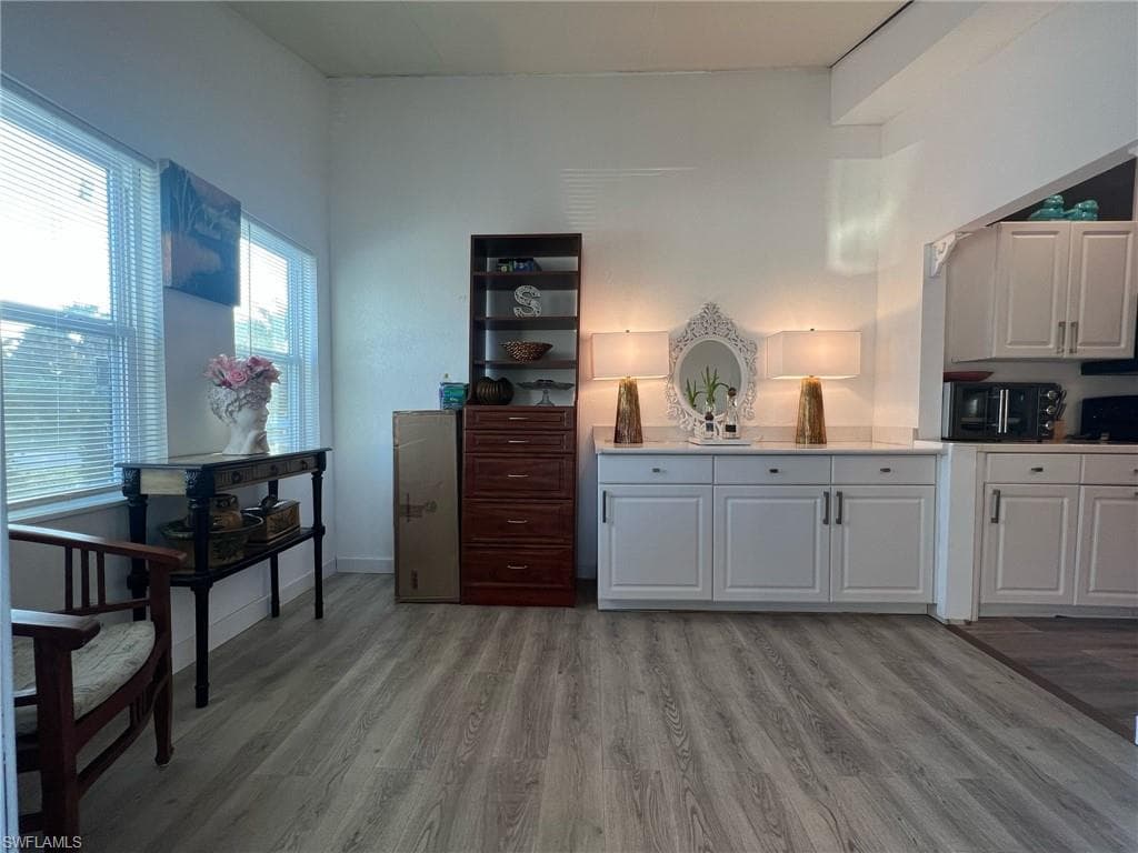 16 Derhenson DR, NAPLES FL 34114-4