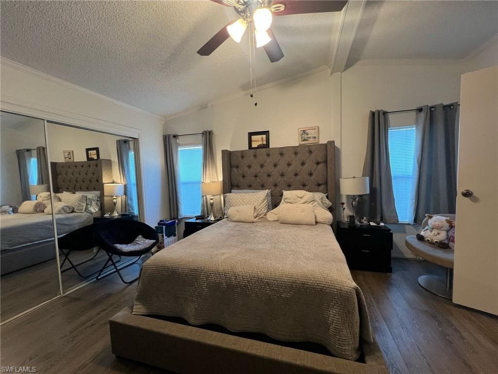 16 Derhenson DR, NAPLES FL 34114-14