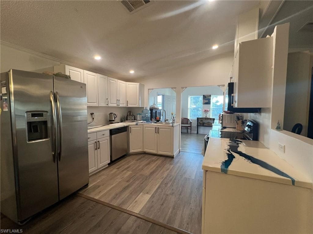 16 Derhenson DR, NAPLES FL 34114-10