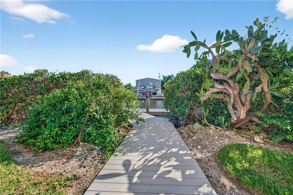 322 Angler DR # 502, GOODLAND FL 34140-30